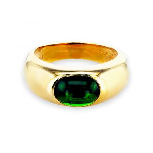 A tsavorite cabochon ring 
