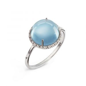 Ein blauer Topas Cabochon und Diamanten Ring