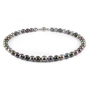 Tahitian pearl necklace