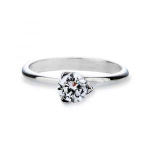 Diamond engagement ring Pyramide